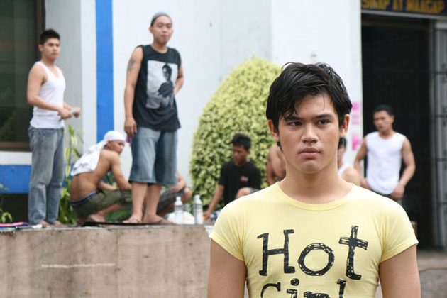Zombadings: Patayin sa Shokot si Remington preaches acceptance of homosexuals through humor . Photo from the Internet